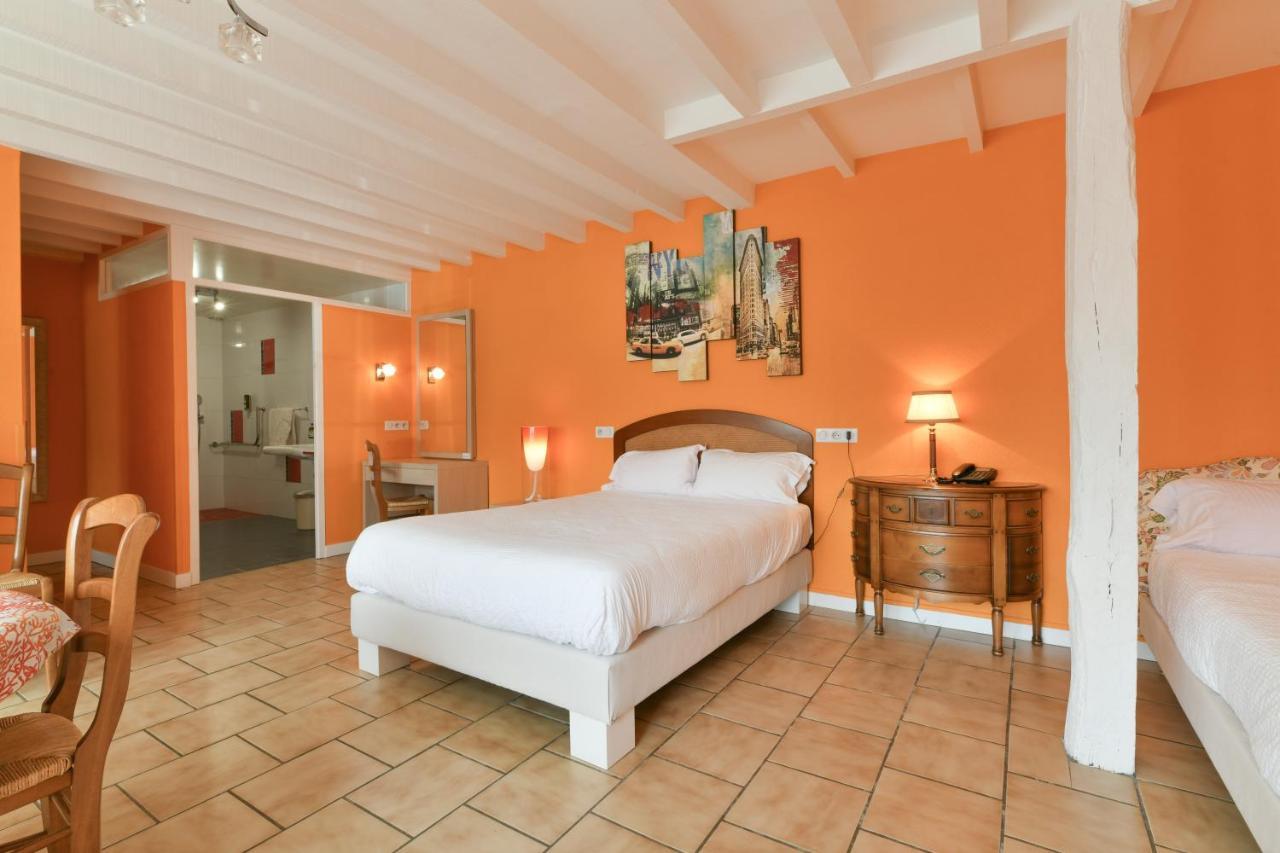Hotel Aux Tauzins à Montfort-en-Chalosse Extérieur photo