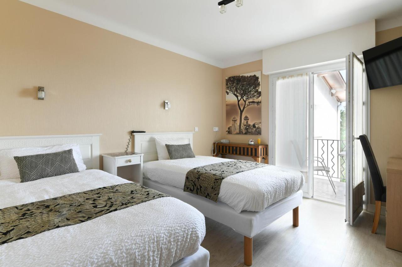 Hotel Aux Tauzins à Montfort-en-Chalosse Extérieur photo