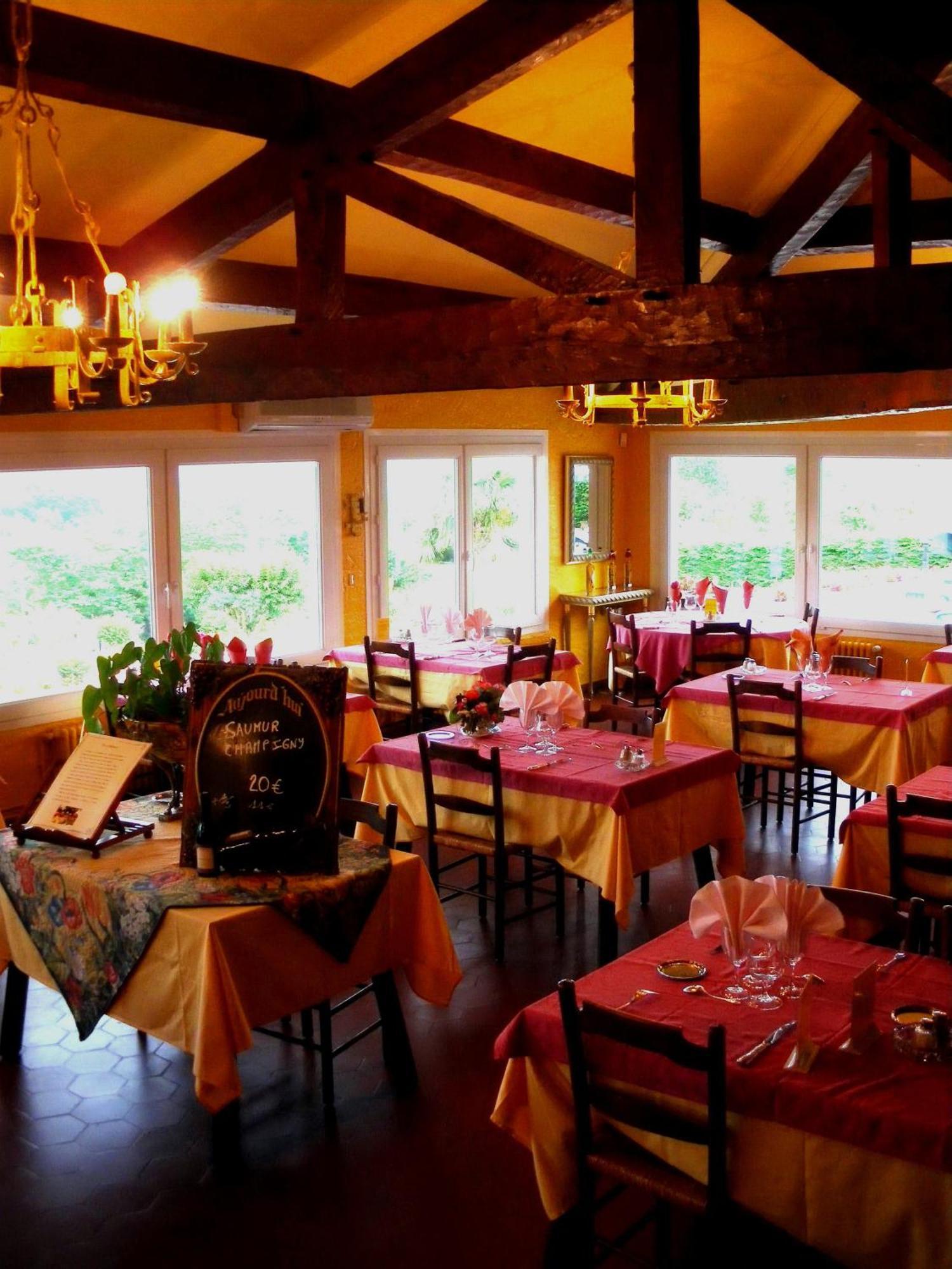 Hotel Aux Tauzins à Montfort-en-Chalosse Extérieur photo