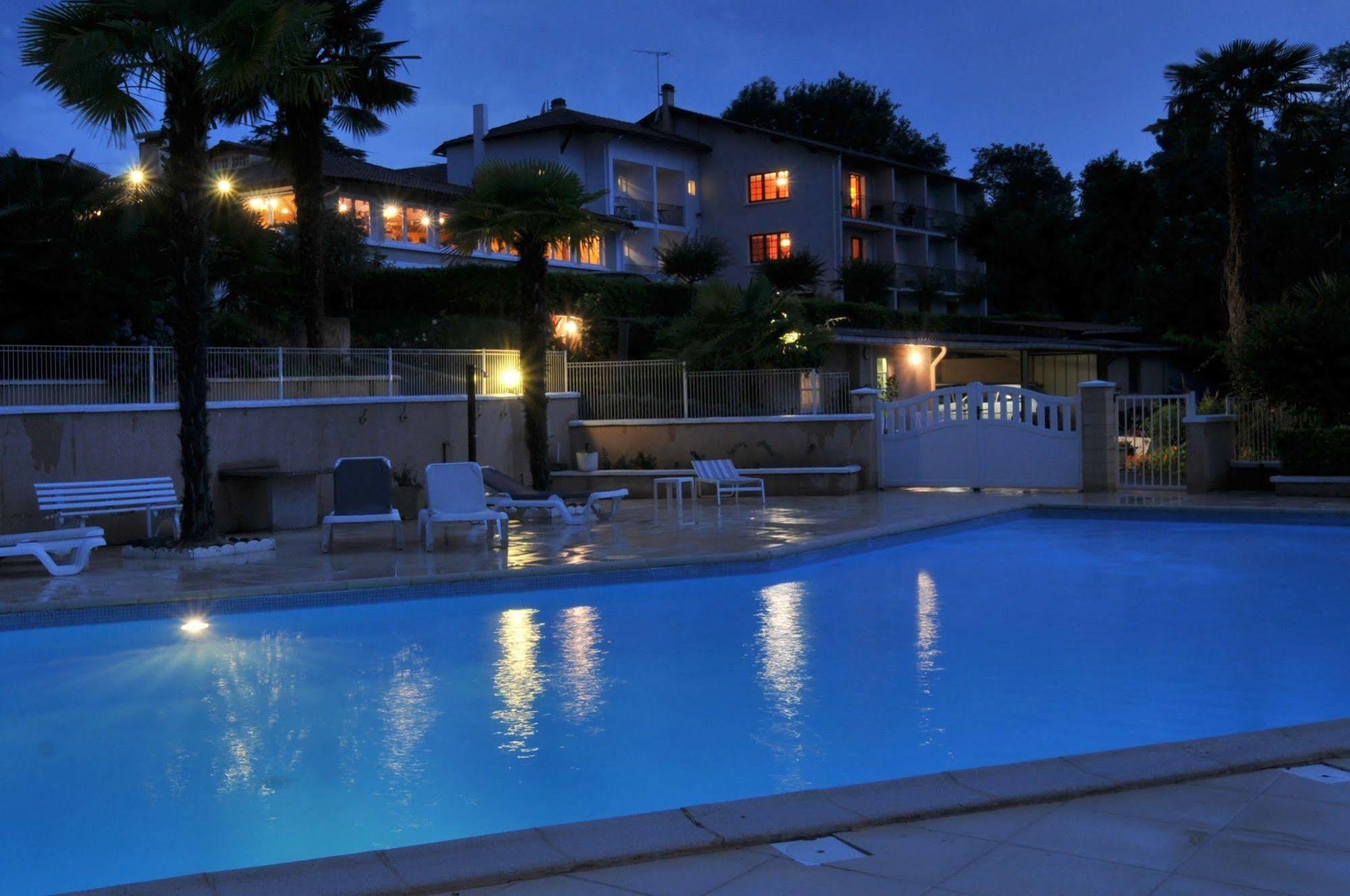 Hotel Aux Tauzins à Montfort-en-Chalosse Extérieur photo