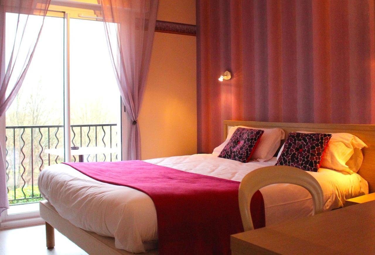 Hotel Aux Tauzins à Montfort-en-Chalosse Extérieur photo