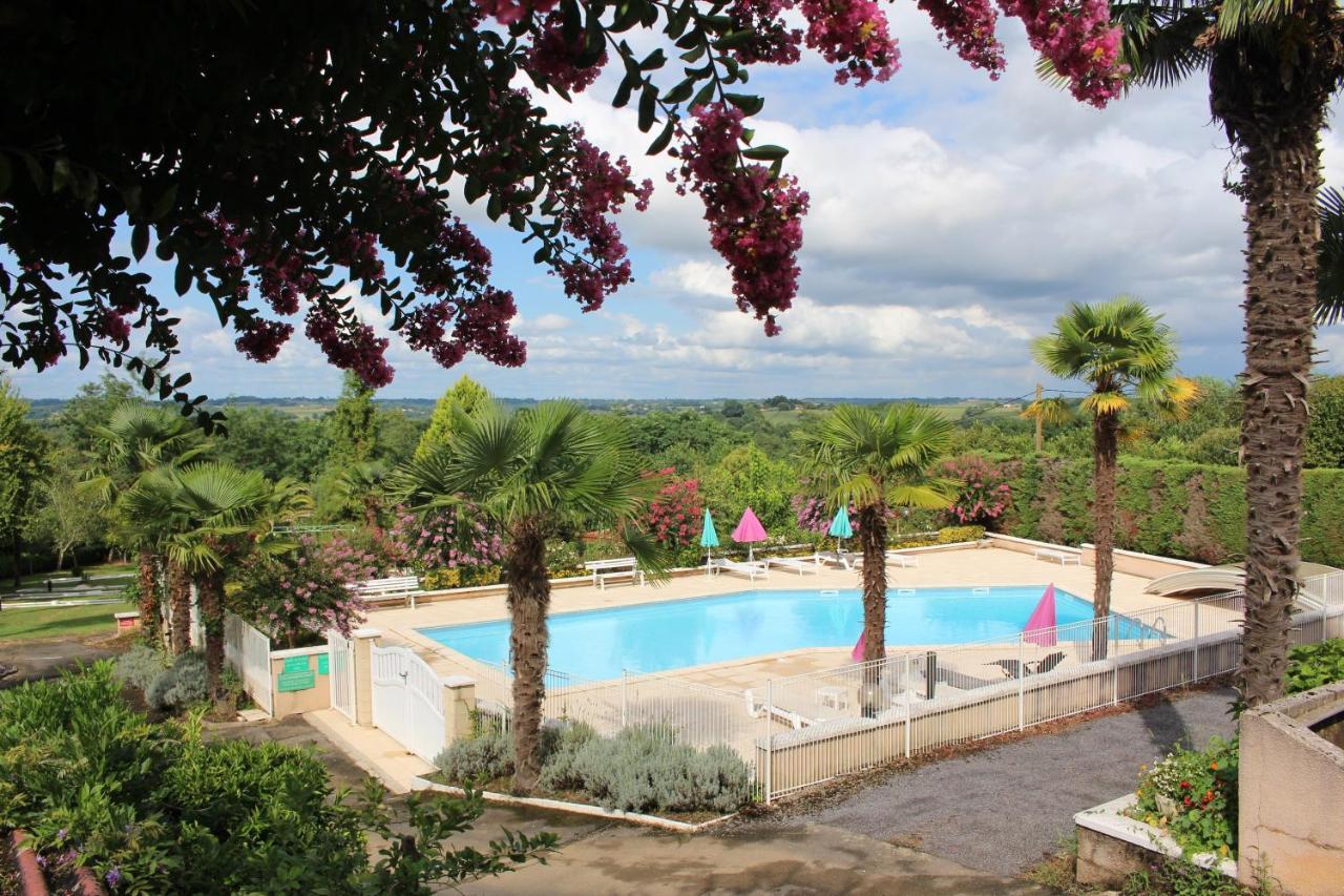 Hotel Aux Tauzins à Montfort-en-Chalosse Extérieur photo